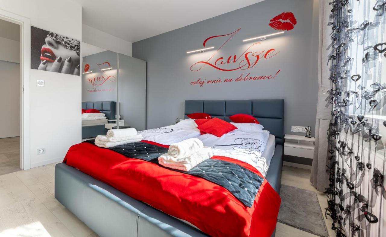 Leo Apartament Delux Устшики-Дольне Экстерьер фото