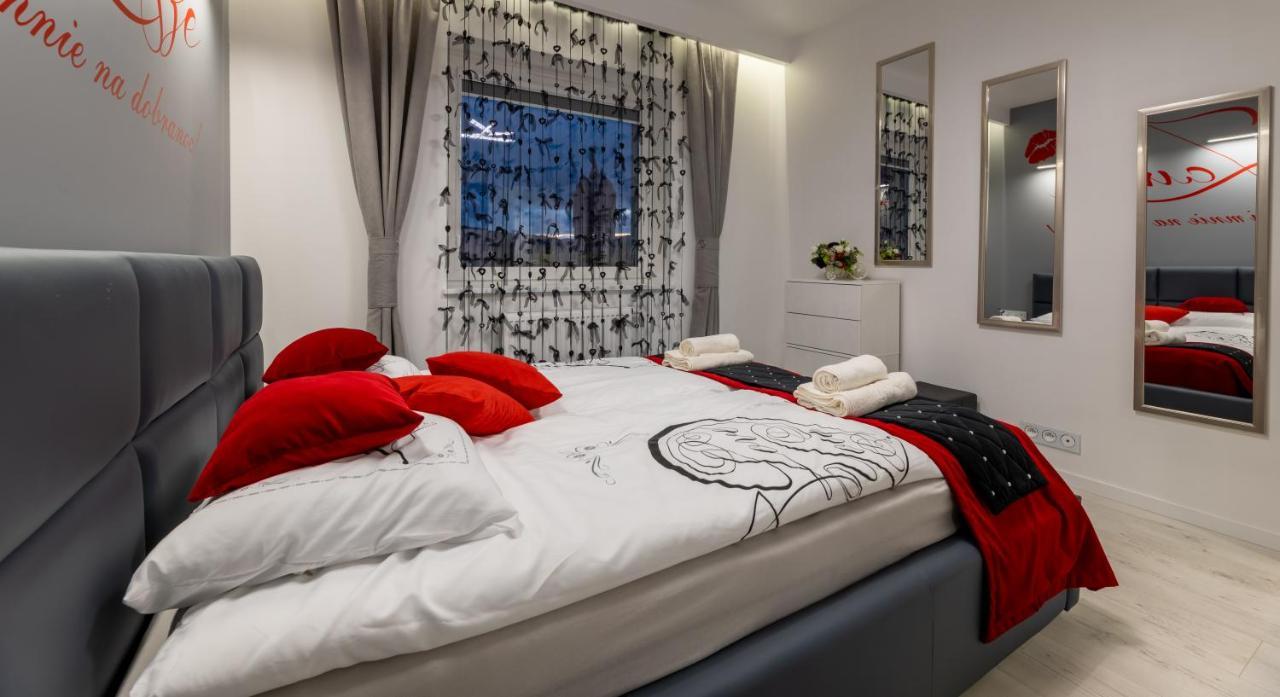 Leo Apartament Delux Устшики-Дольне Экстерьер фото